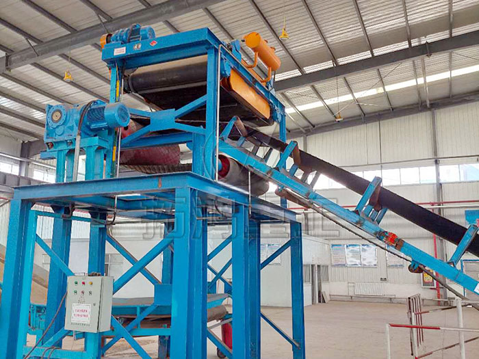 電磁油冷自卸除鐵器，油冷除鐵器，電磁除鐵器，電磁懸掛除鐵器使用現場